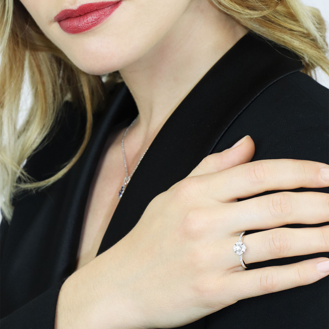 Bague de Fian ailles Lotus Or 18 carats Diamants