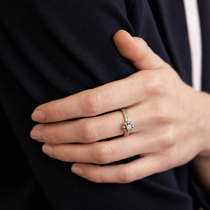 Bague Tiffany & Co. Fleur Diamant Or Blanc – Image 2