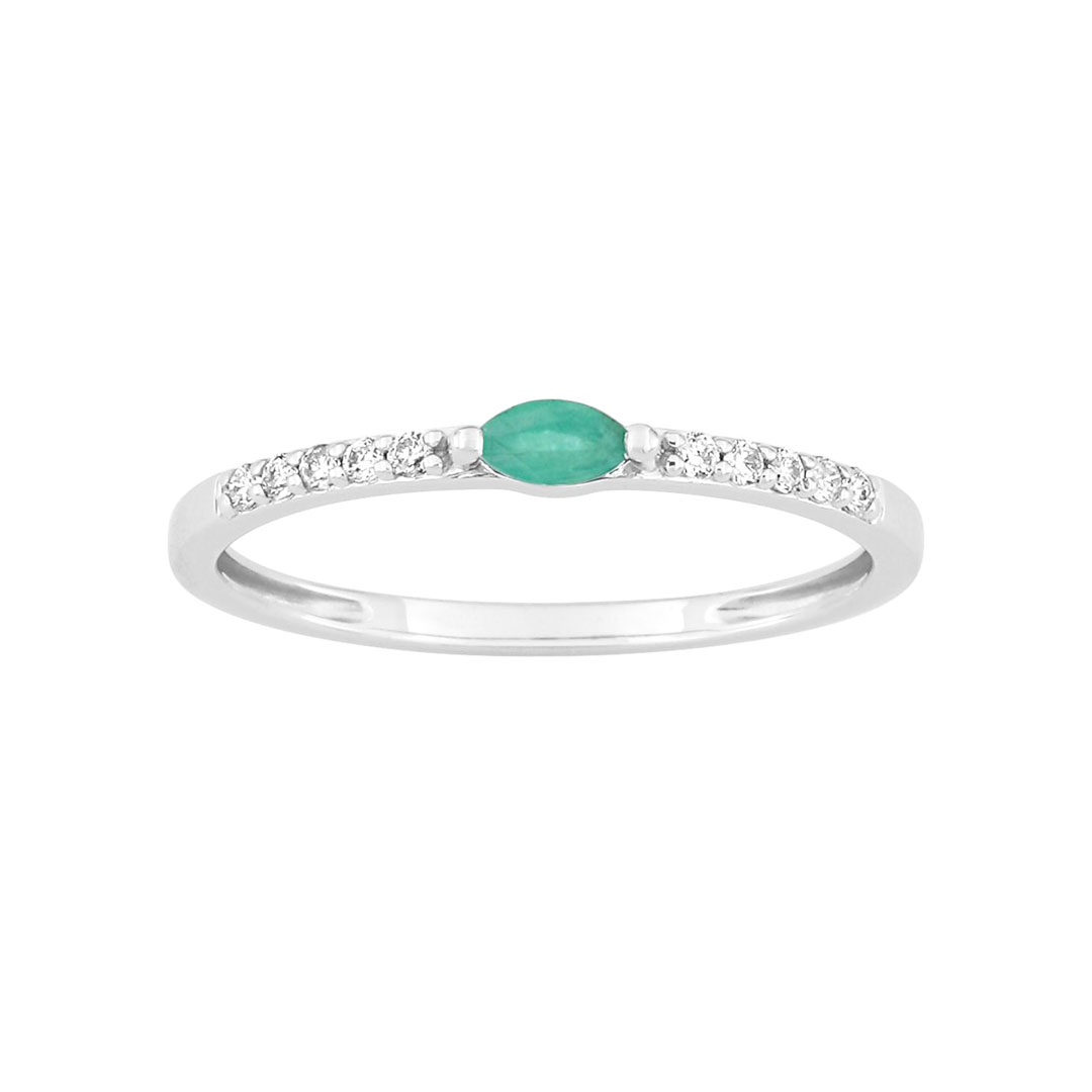 Emerald Ring in White Gold