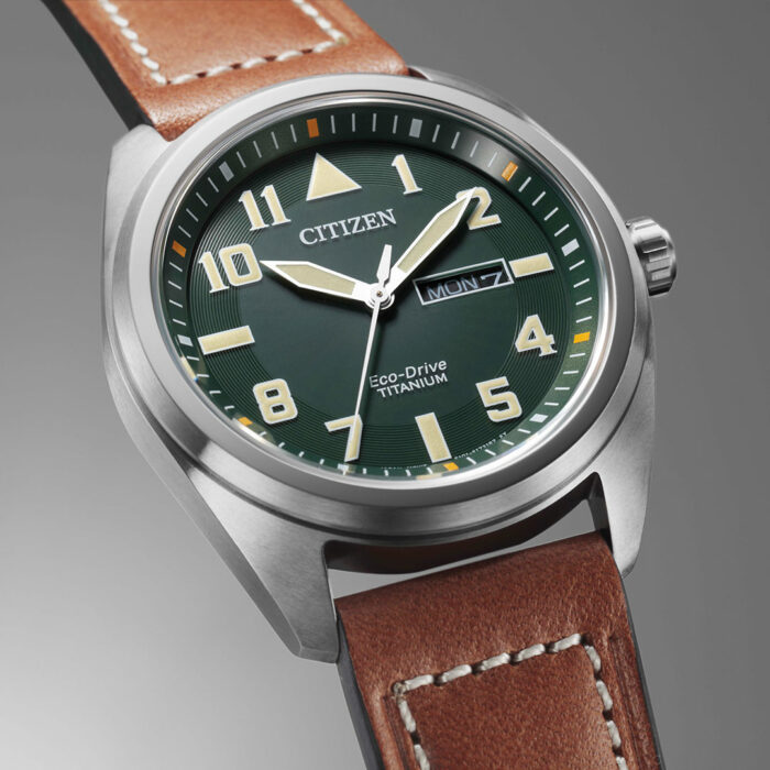 Montre Citizen Super Titanium Eco-Drive BM8560-11X