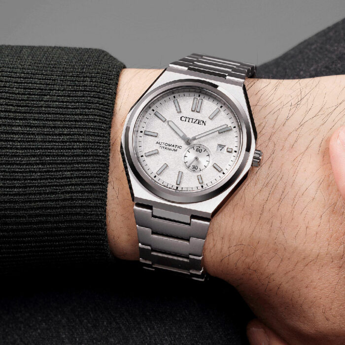 Montre Citizen Super Titanium cadran blanc