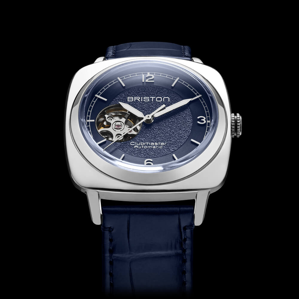lifestyle_Clubmater_Legend_Classic_-_25739.PS.L.15.LANV-1 Montre Briston Legend Open bleu
