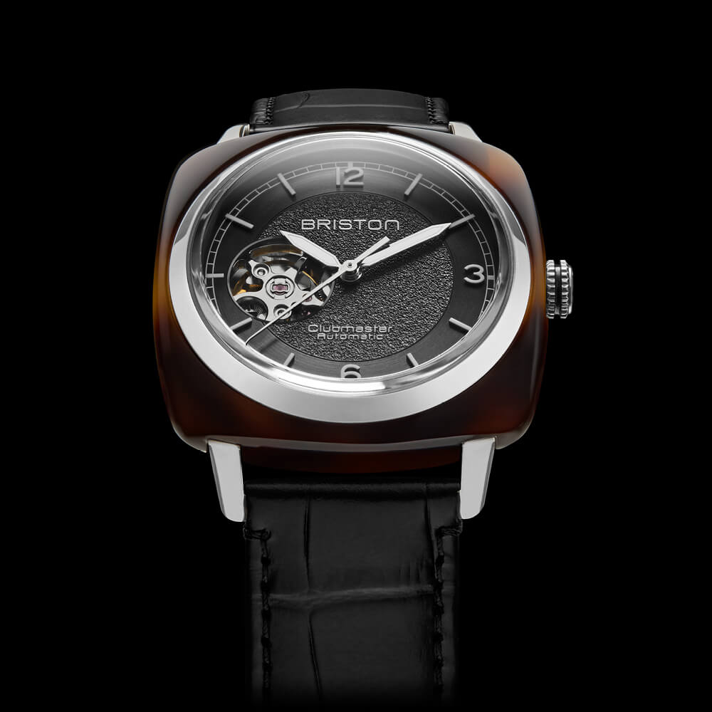 lifestyle_Clubmater_Legend_Classic_-_25739.SA.T.1.LAB-1 Montre Briston Legend Open noir Acétate