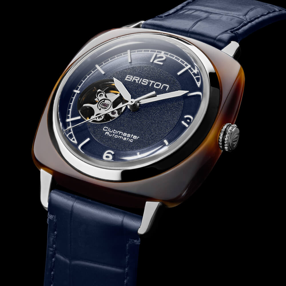 lifestyle_Clubmater_Legend_Classic_-_25739.SA.T.15.LANV-1 Montre Briston Legend Open bleu Acétate